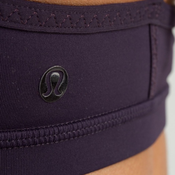 Lululemon Rehearsal Bra in Black Swan - Picture 4 of 9